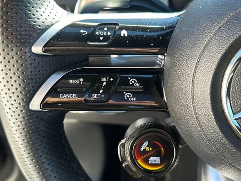 Used 2025 Mercedes-Benz GLB 35 AMG 4MATIC image 33