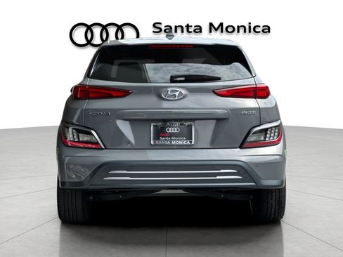 Used 2023 Hyundai Kona Limited w/ Cargo Package FWD image 7