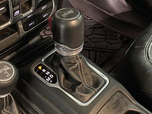 Used 2022 Jeep Wrangler Unlimited Sahara w/ Cold Weather Group AWD/4WD image 22