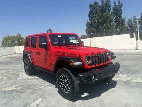 Used 2025 Jeep Wrangler Unlimited Rubicon w/ Convenience Group AWD/4WD image 49