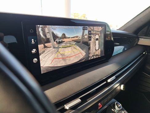 Used 2023 Hyundai Palisade Calligraphy image 11