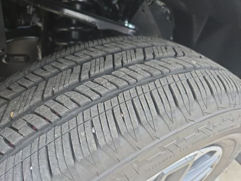 Used 2025 Toyota Tundra Limited image 27