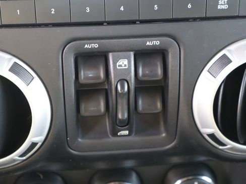 Used 2013 Jeep Wrangler Unlimited Sahara w/ Connectivity Group image 30