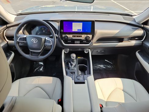 Certified 2026 Toyota Grand Highlander AWD image 15