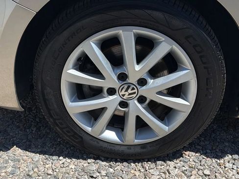 Used 2013 Volkswagen Jetta SE FWD image 35