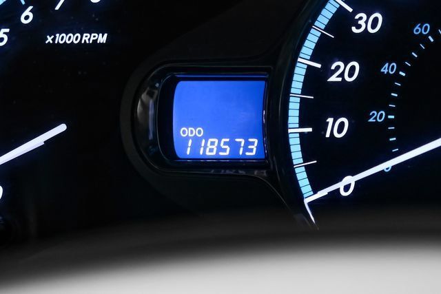 Used 2012 Toyota Sienna XLE FWD image 23
