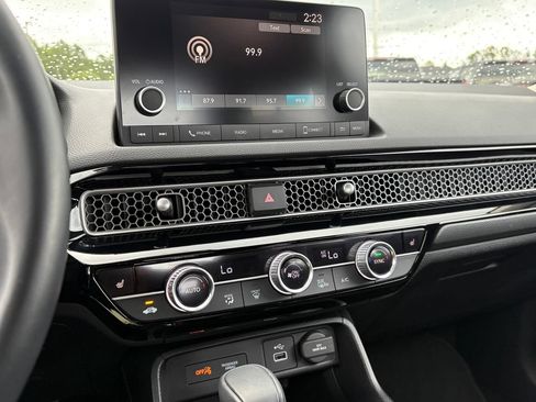 Used 2024 Honda Civic EX image 40