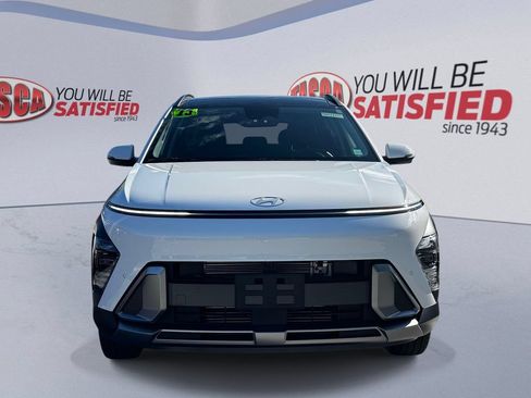 Used 2025 Hyundai Kona Limited AWD/4WD image 2