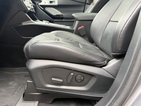 Used 2021 Ford Explorer Platinum w/ Equipment Group 601A AWD/4WD image 9