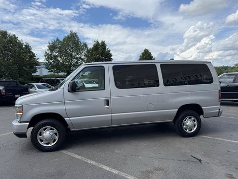Used 2013 Ford E-350 and Econoline 350 XLT RWD image 27