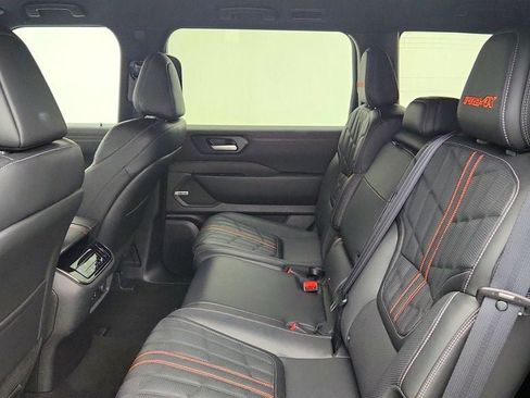 Used 2025 Nissan Armada PRO-4X AWD/4WD image 21