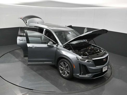 Used 2022 Cadillac XT6 Premium Luxury AWD/4WD image 26