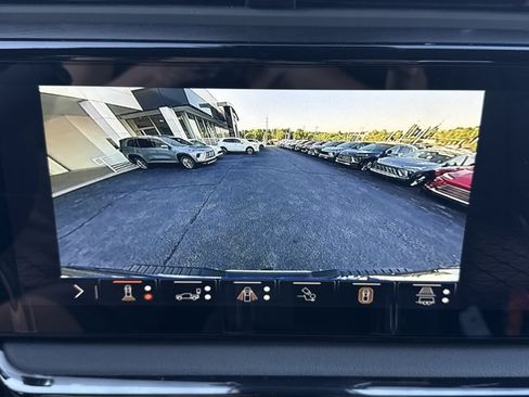 New 2026 GMC Sierra 2500 AT4 w/ AT4 Premium Plus Package AWD/4WD image 9