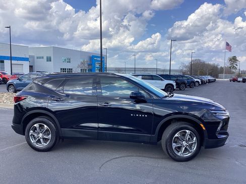 Used 2024 Chevrolet Blazer LT w/ Convenience Package FWD image 5