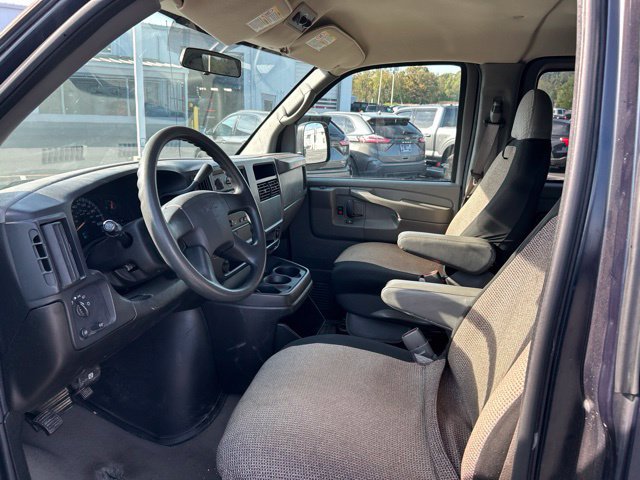 Used 2007 GMC Savana 2500 Passenger RWD image 11