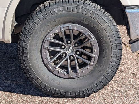 Used 2016 Ford F150 Lariat w/ Equipment Group 502A Luxury image 10