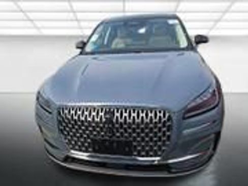 Used 2023 Lincoln Corsair AWD w/ Equipment Group 101A image 2