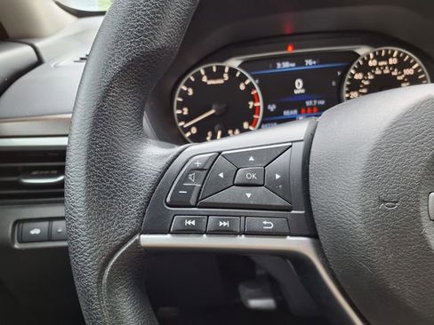 Used 2024 Nissan Altima 2.5 SV FWD image 22