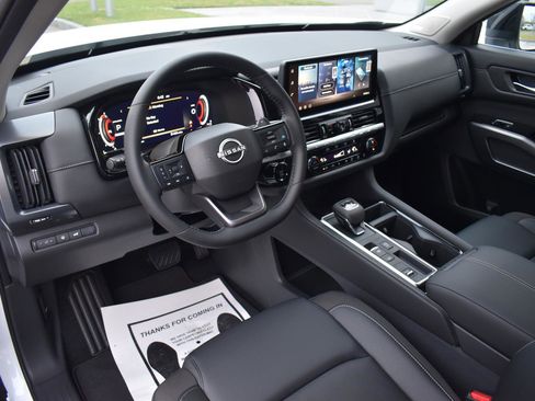 New 2026 Nissan Pathfinder SL image 29