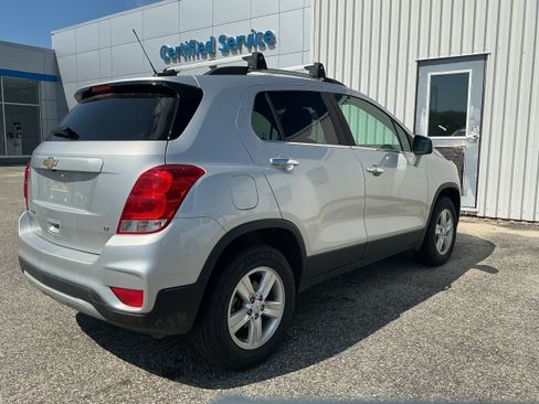 Certified 2019 Chevrolet Trax LT w/ LT Convenience Package AWD/4WD image 3