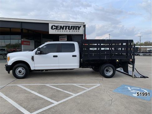 Used 2017 Ford F350 XL w/ Power Equipment Group image 5