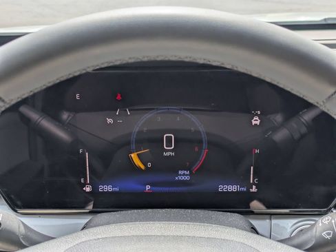 Used 2025 Chevrolet Trax LT w/ LT Convenience Package FWD image 16