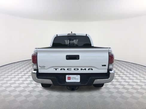 Certified 2021 Toyota Tacoma TRD Off-Road AWD/4WD image 16