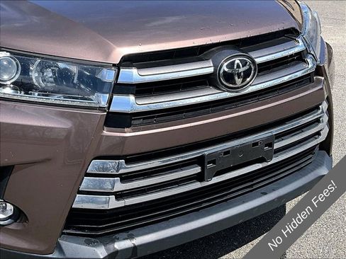 Used 2019 Toyota Highlander Limited AWD/4WD image 23