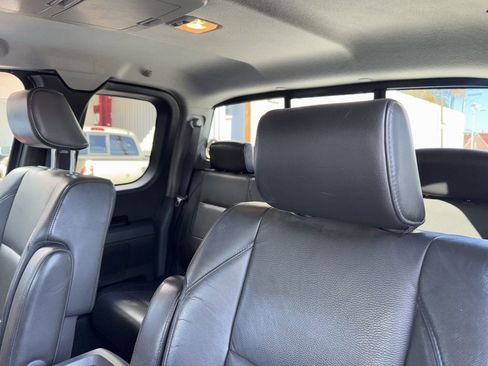 Used 2006 Nissan Titan LE w/ (T01) Tow Pkg image 4