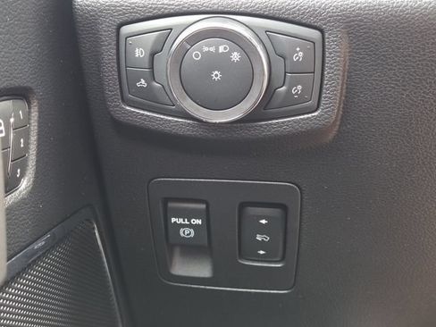 Used 2018 Ford F150 Platinum w/ Equipment Group 701A Luxury AWD/4WD image 20