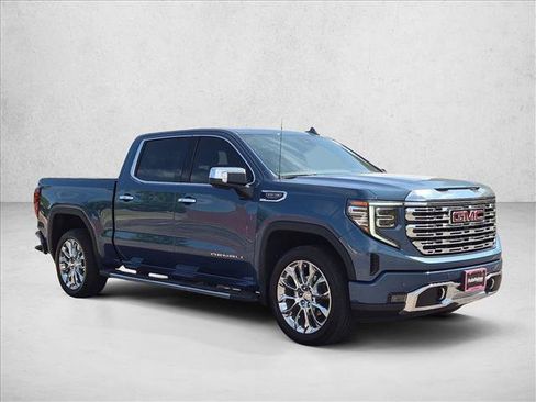 Used 2024 GMC Sierra 1500 Denali w/ Technology Package AWD/4WD image 3