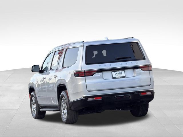 Used 2023 Jeep Wagoneer 4WD image 5