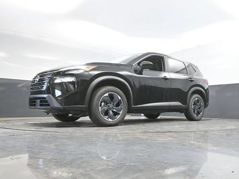 Used 2024 Nissan Rogue SV FWD image 47