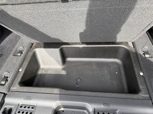 Used 2023 Jeep Wrangler Unlimited Sport image 19