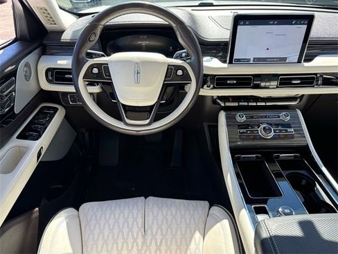 Used 2022 Lincoln Aviator Black Label w/ Dynamic Handling Package image 8