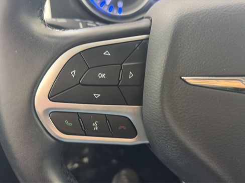 Used 2017 Chrysler 300 Limited AWD/4WD image 7