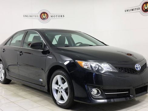 Used 2014 Toyota Camry SE w/ Moonroof Package image 39