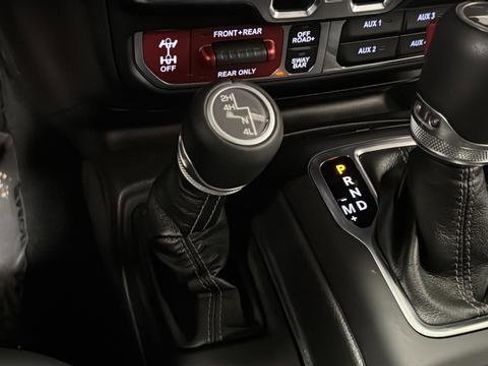 Used 2024 Jeep Wrangler Unlimited Rubicon w/ XTREMEE 35" Tire Package image 37