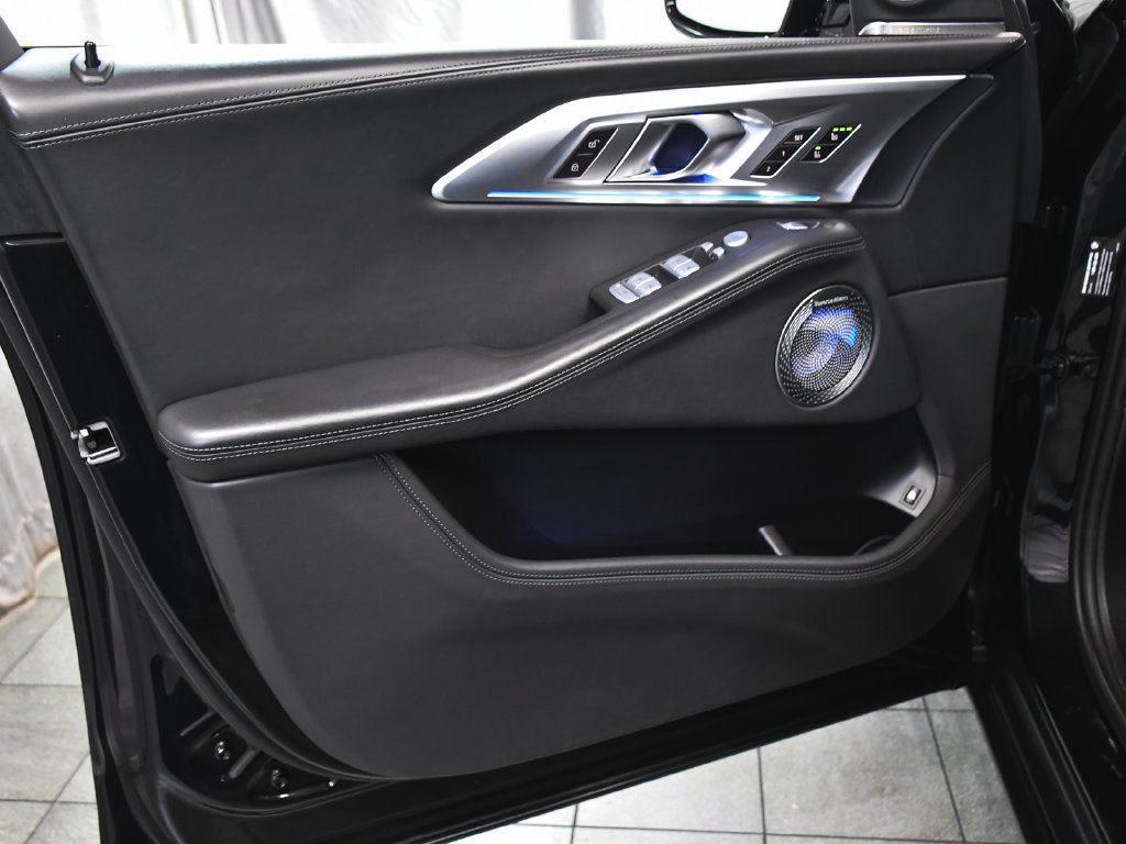 Used 2023 BMW XM AWD/4WD image 9