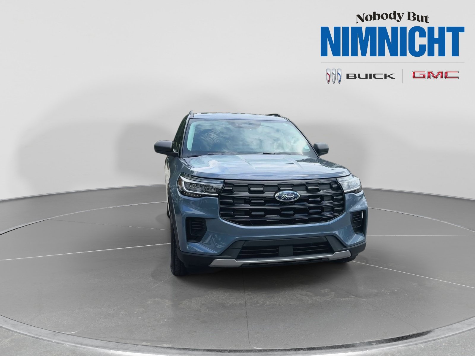 Used 2025 Ford Explorer Active RWD image 2