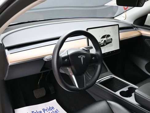 Used 2023 Tesla Model Y Long Range AWD/4WD image 17