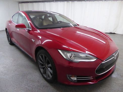 Used 2013 Tesla Model S Performance RWD image 1