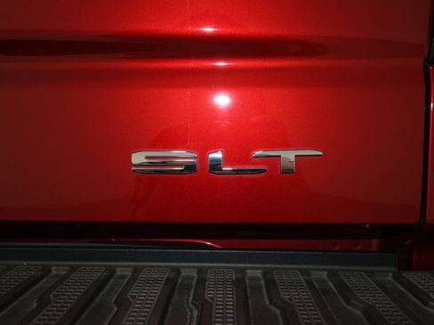 Used 2023 GMC Sierra 1500 SLT w/ SLT Premium Plus Package AWD/4WD image 37