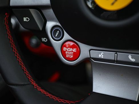 Used 2021 Ferrari 812 GTS RWD image 27