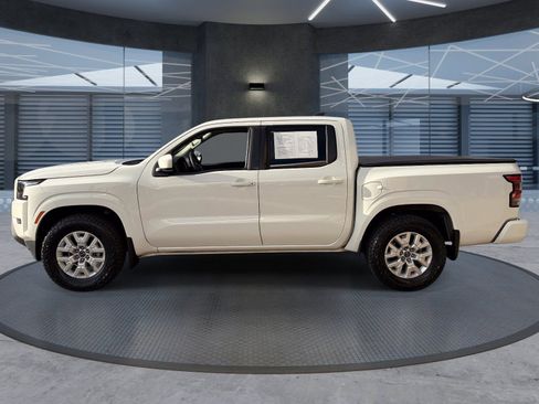 Used 2023 Nissan Frontier SV w/ Technology Package RWD image 3