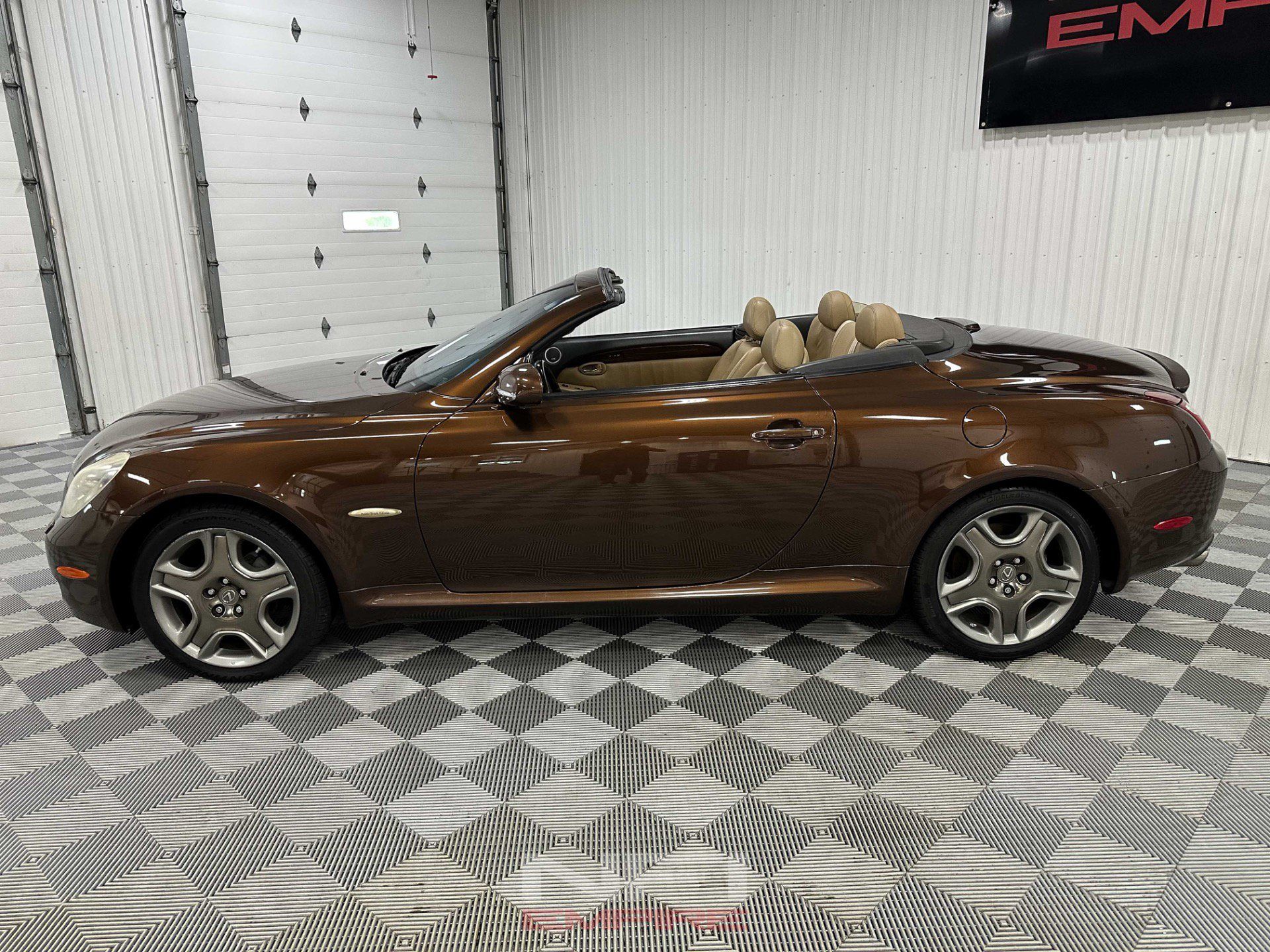 Used 2006 Lexus SC 430 Convertible RWD image 3