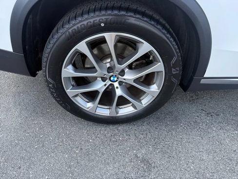 Used 2024 BMW X5 xDrive40i w/ Premium Package AWD/4WD image 17