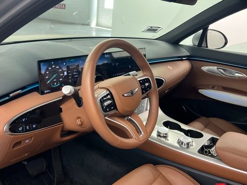 Used 2026 Genesis GV70 2.5T Advanced image 8