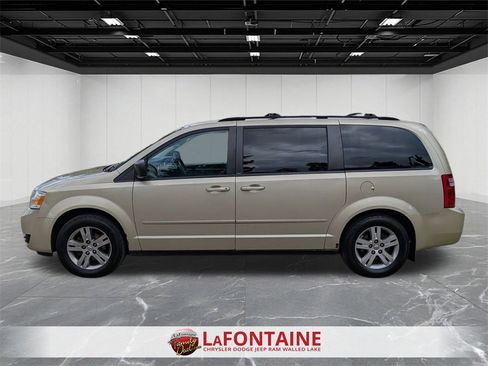 Used 2010 Dodge Grand Caravan SE w/ SE Plus Group image 2
