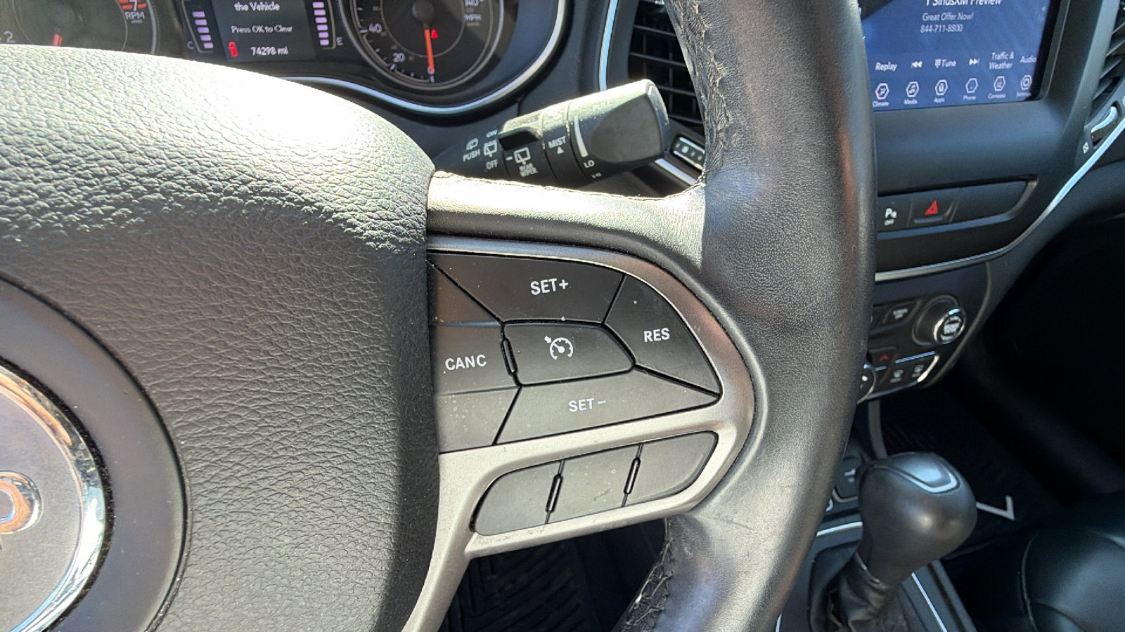 Used 2019 Jeep Cherokee Latitude Plus AWD/4WD image 27